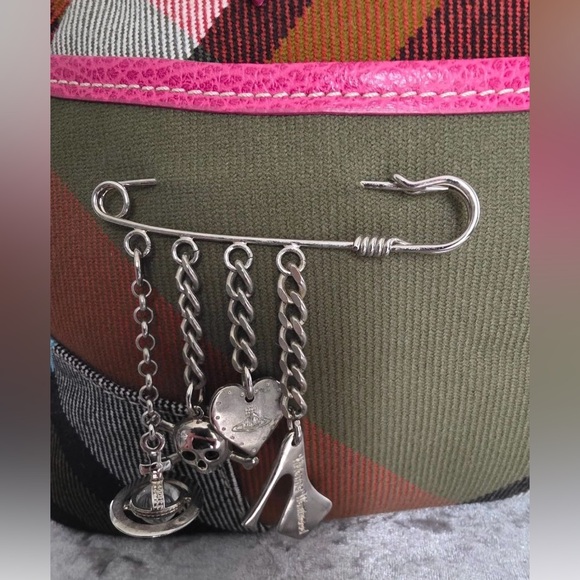 RARE AF! Vivienne Westwood Vintage Tartan Top-Handle Bag with Rare Pin Charm! 🪐 - Picture 4 of 10